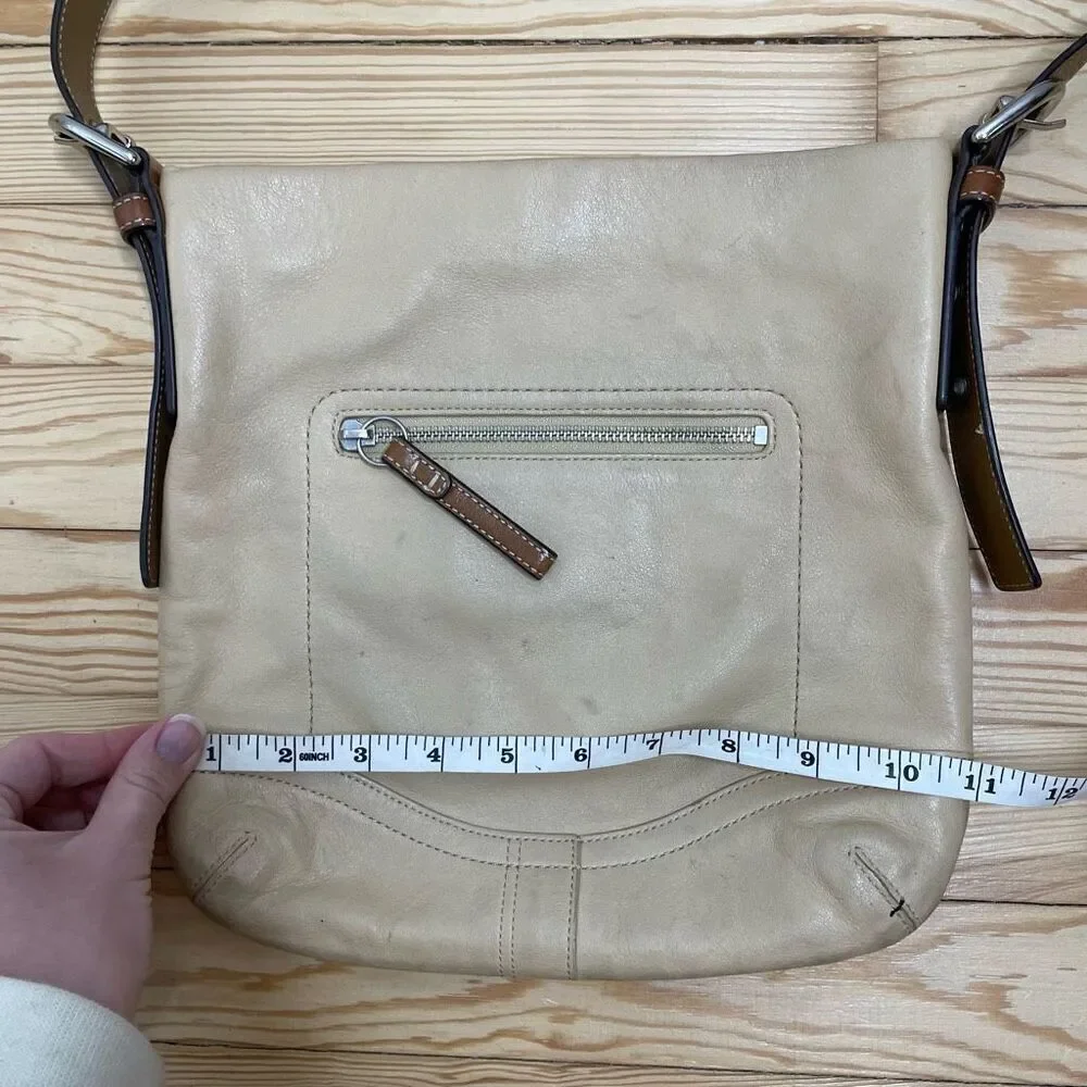 COACH BEIGE # k0782-f10938 ZIPPER OPEN LADIES LEATHER PURSE - SHOULDER BAG Tan‎